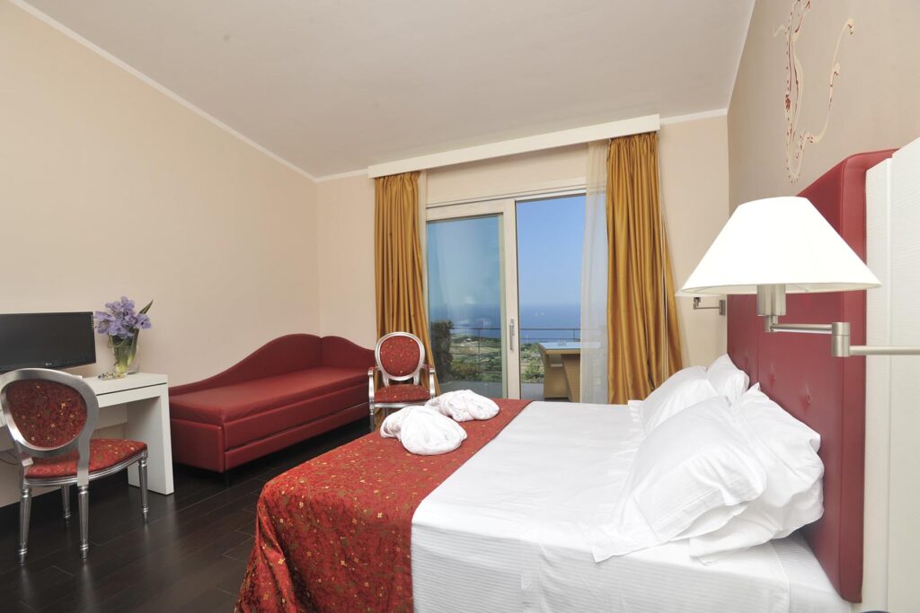 Ein Superior-Zimmer im Hotel Bajaloglia, Castelsardo - meer sardinien urlaub