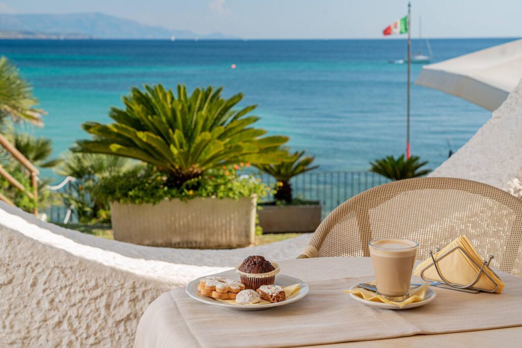 den Meerblick im Hotel Punta Negra, Alghero geniessen - meer sardinien urlaub
