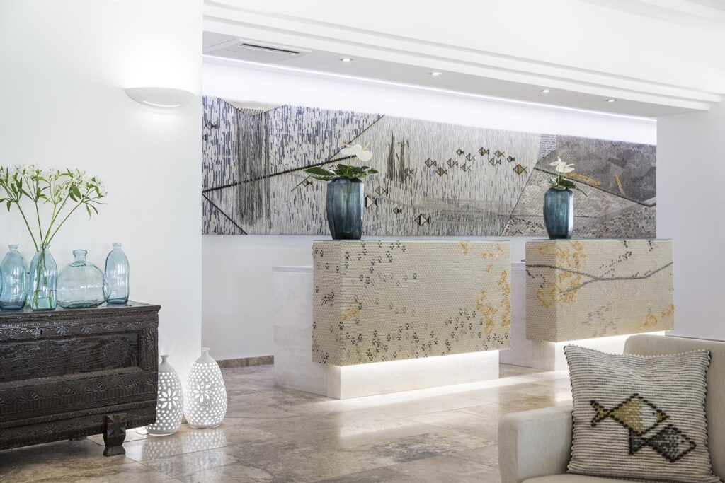 Die Rezeption des Hotel Falkensteiner Capo Boi bei Villasimius - meer sardinien urlaub