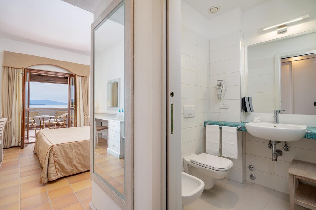 ein Deluxe-Zimmer, Hotel Punta Negra, Alghero - meer sardinien urlaub