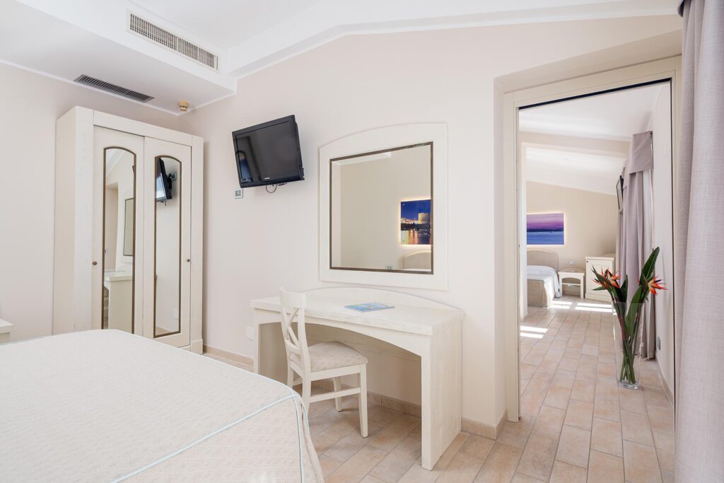 ein Familienzimmer, Hotel Punta Negra, Alghero - meer sardinien urlaub