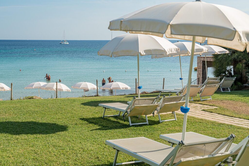 wunderbar mit Meerblick entspannen, Hotel Punta Negra bei Alghero - meer sardinien urlaub