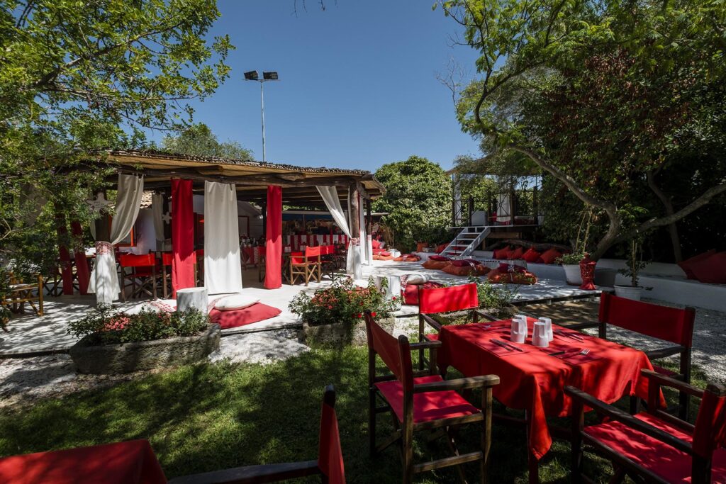 Das Restaurant Gazebo des Su Gologone Experience Hotels, Oliena - meer sardinien urlaub