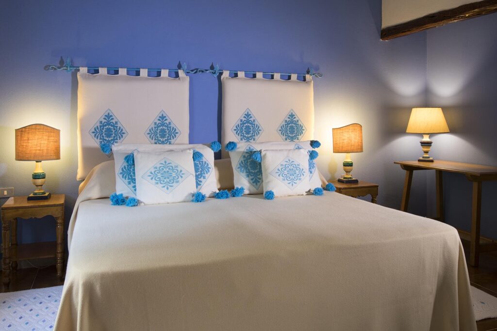 Ein Classic-Zimmer im Su Gologone Experience Hotel, Oliena - meer sardinien urlaub