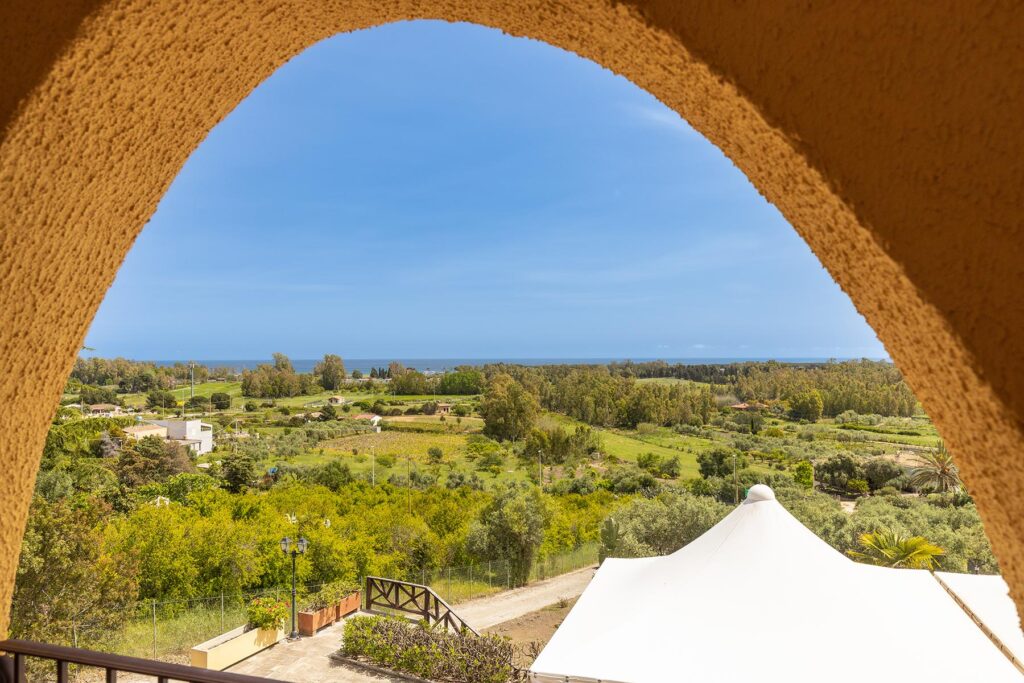 Blick in die Landschaft vom Hotel Genna e Masoni bei Cardedu - meer sardinien urlaub