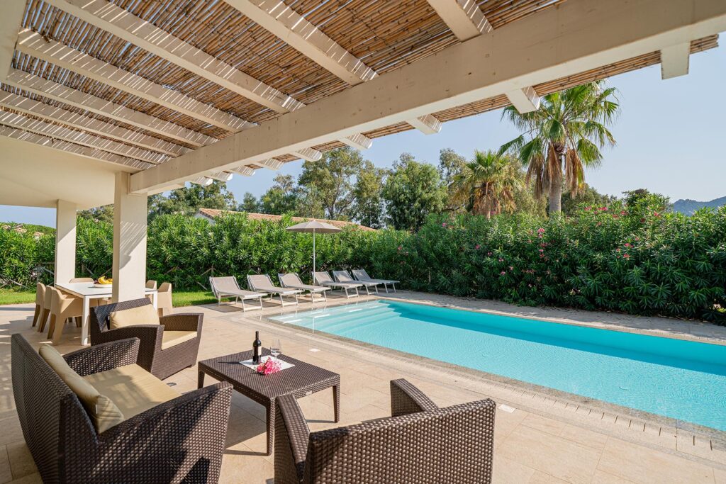 Blick von der Terrasse zum Pool, Ville d´Ogliastra 1 Piscina, Cardedu - meer sardinien urlaub