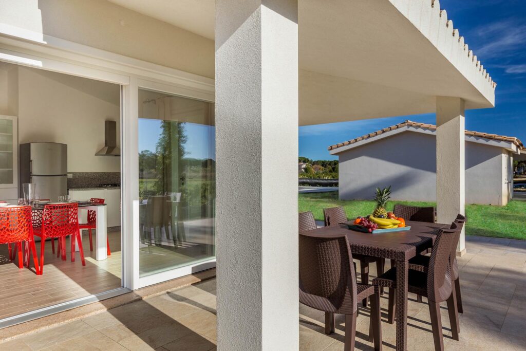 Die Terrasse eines Ferienhauses Ville d´Ogliastra 1 Standard, Cardedu - meer sardinien urlaub