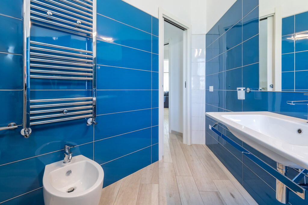 das Bad kann blau, grün oder rot gestaltet sein, Ville d´Ogliastra 1 Piscina, Cardedu - meer sardinien urlaub