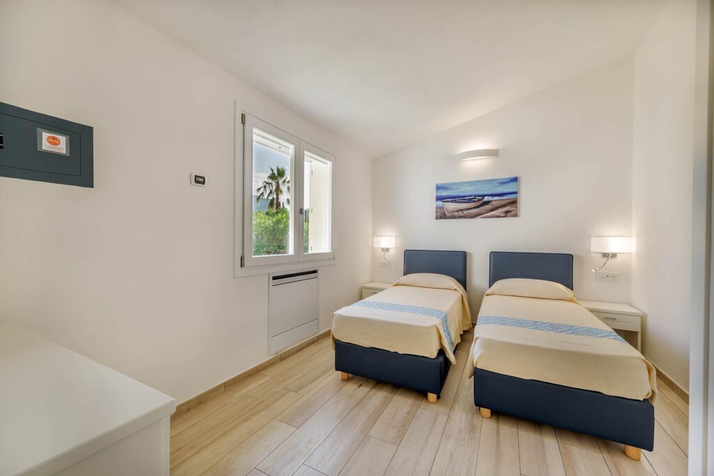 ein Doppelschlafzimmer des Hauses Ville d´Ogliastra 1 Piscina, Cardedu - meer sardinien urlaub