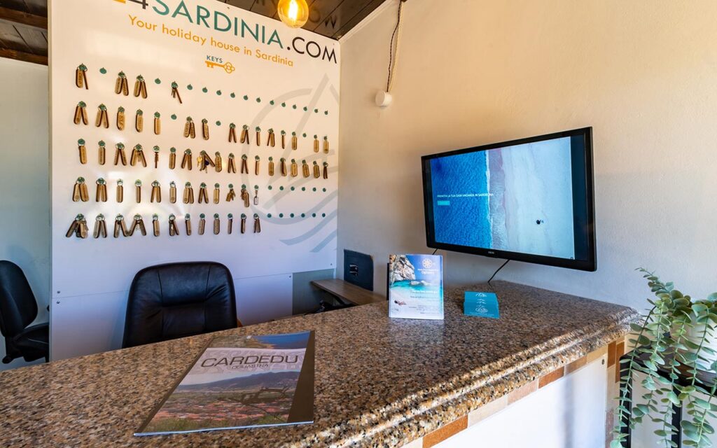 die Rezeption des Aparthotels Museddu Beach, Cardedu - meer sardinien urlaub