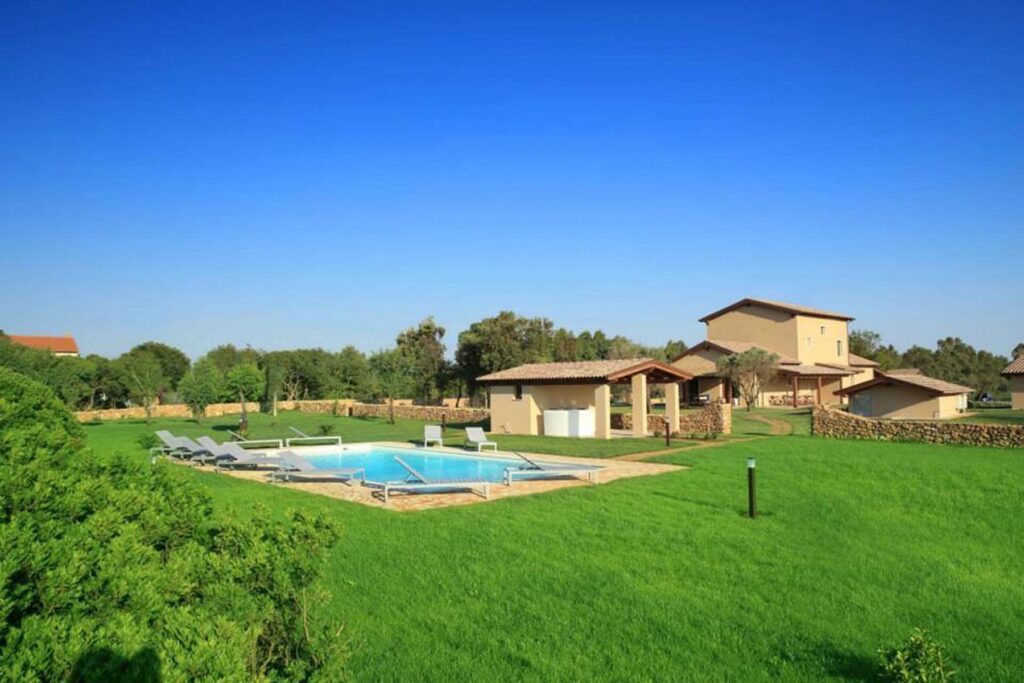 Ansicht mit Pool des Agriturismo Inghirios, Alghero - meer sardinien urlaub