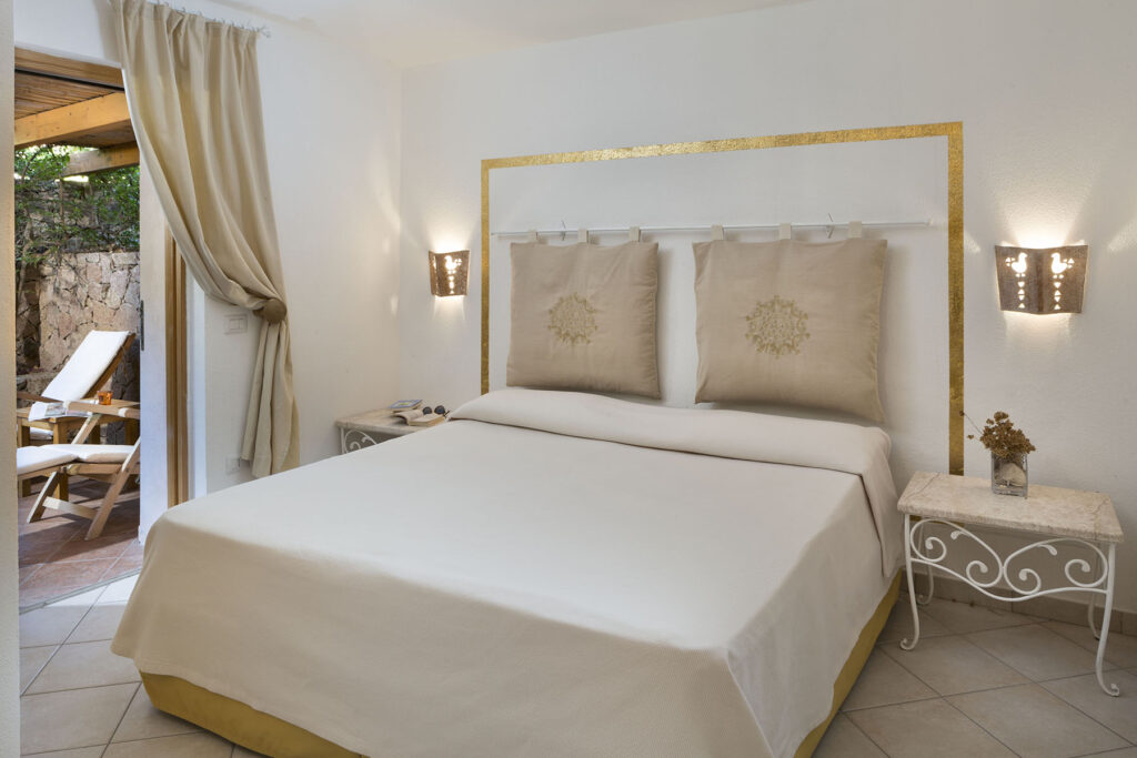 Das Doppelschlafzimmer des Ferienhauses Lisandri, Torreruja, Isola Rossa - meer sardinien urlaub
