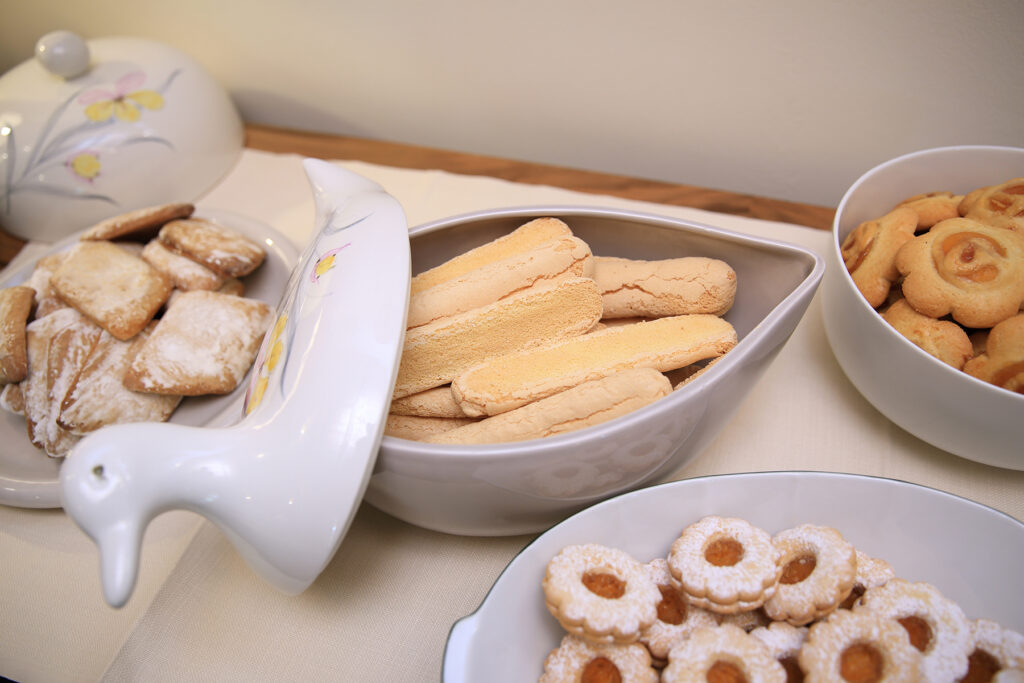Frühstücksbuffet im Agriturismo Inghirios, Alghero - meer sardinien urlaub