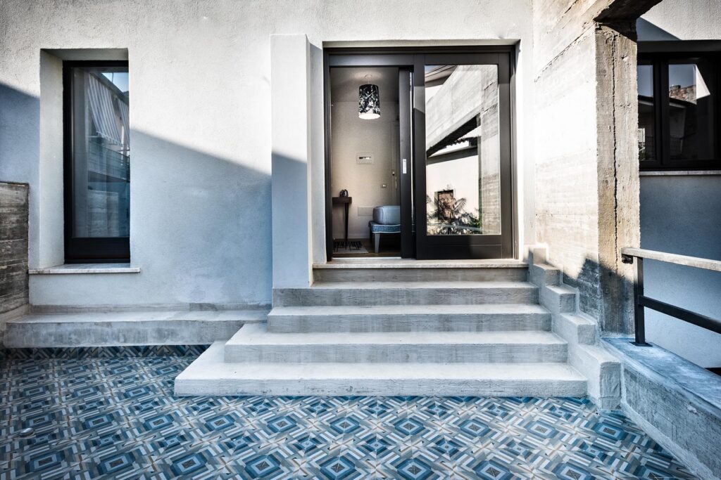Zugang zu einer zimmereigenen Terrasse, Hotel Teku Boutique, Barisardo - meer sardinien urlaub