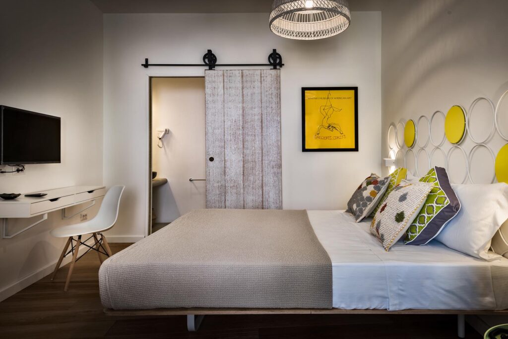 äusserste Detail-Liebe kennzeichnen jedes einzelne Schlafzimmer des Hotels Teku Boutique, Barisardo - meer sardinien urlaub