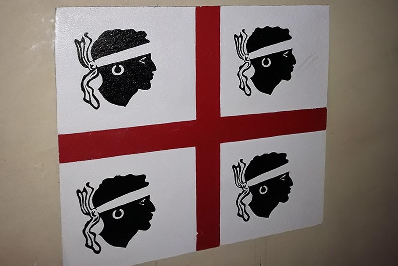 Die-sardische-Fahne-bandiera-dei-quattro-mori2