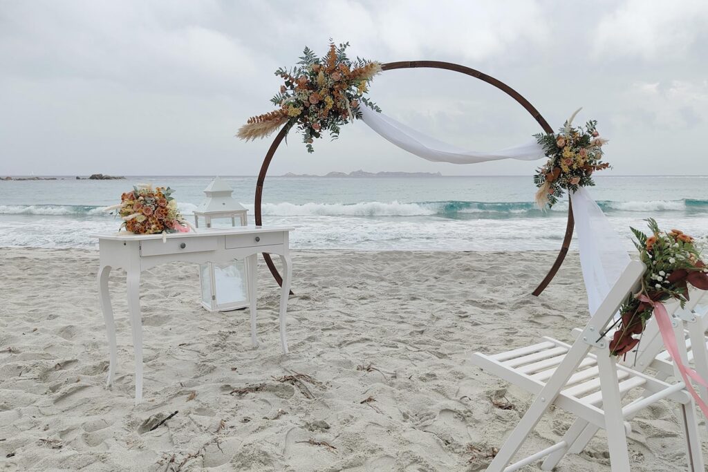Traubogen Rundbogen - Heiraten auf Sardinien